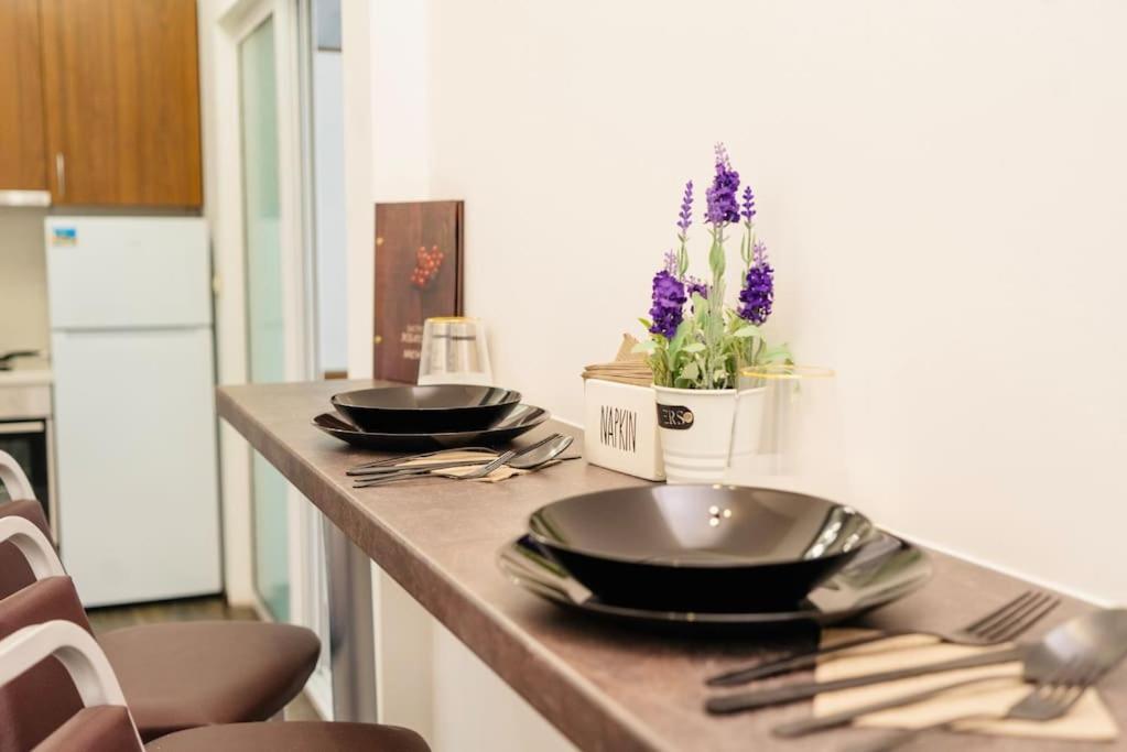 Cozy 2-Bedroom Flat In The Very Center Of Sofia Esterno foto