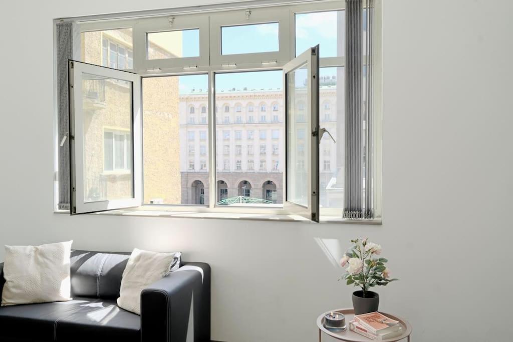 Cozy 2-Bedroom Flat In The Very Center Of Sofia Esterno foto