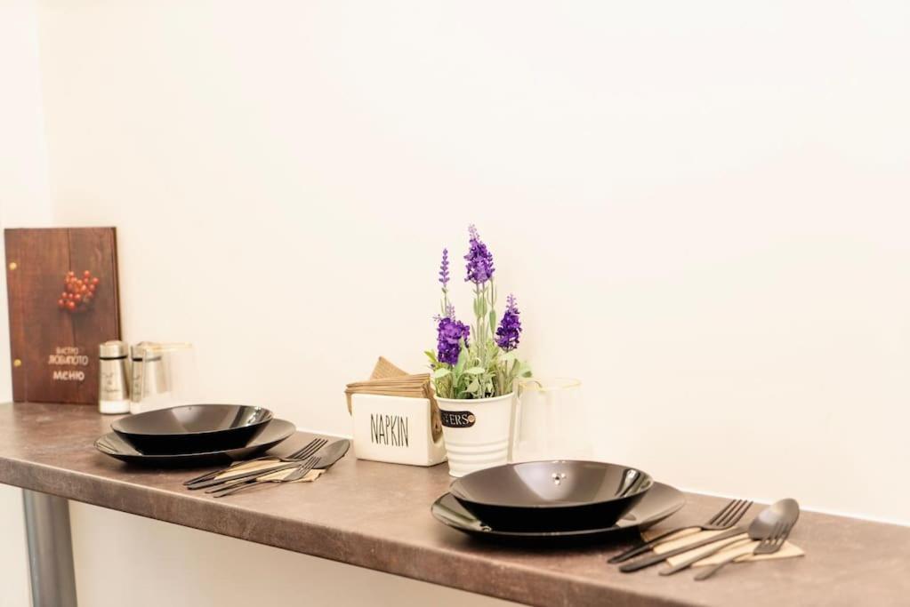 Cozy 2-Bedroom Flat In The Very Center Of Sofia Esterno foto